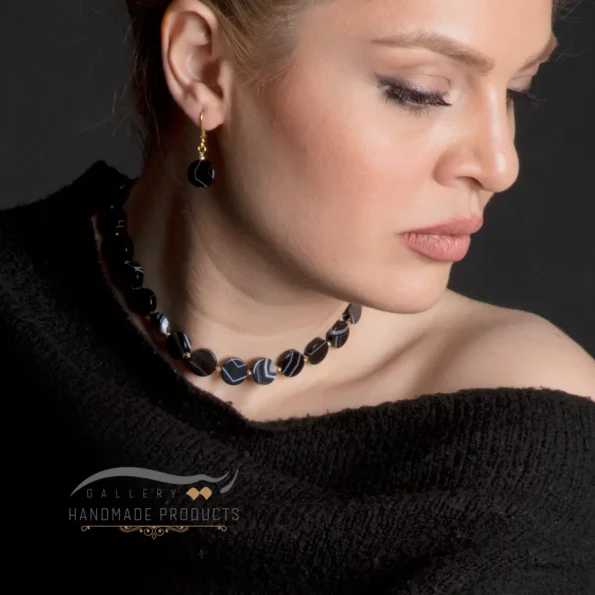 گردنبند طلا زنانه عقیق رگه دار