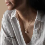 پلاک طلا زنانه صدف اشکی