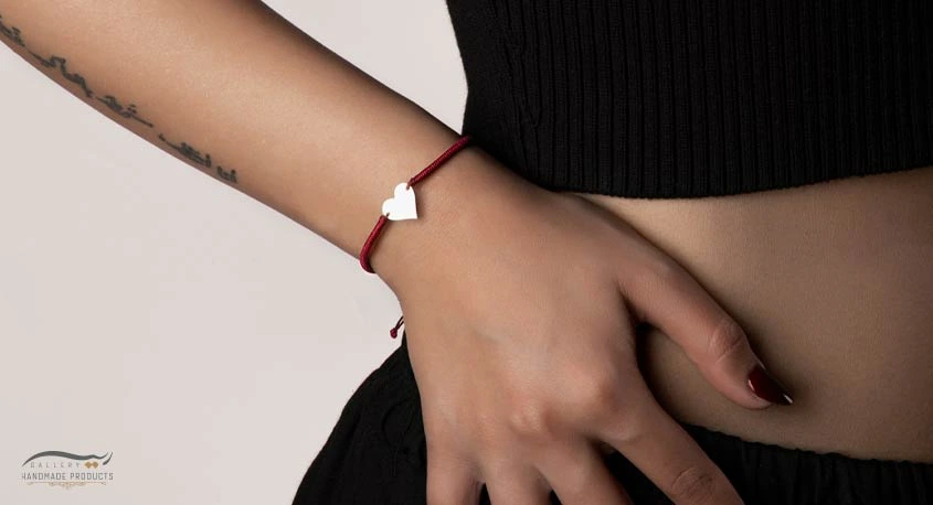 05-دستبند-طلا-دخترانه-طرح-قلب