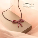گردنبند طلا زنانه پاپیون (ساخته شده از کریستال، منجوق و طلا)